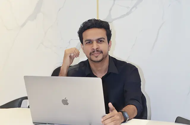 Professional portrait of the best digital marketer in Kerala, showcasing creative and strategic expertise in online marketing.